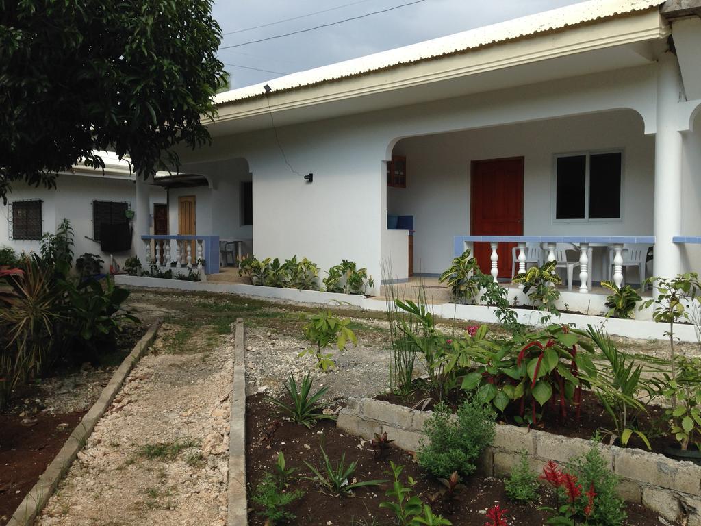 Mangoes Place Moalboal Exterior photo