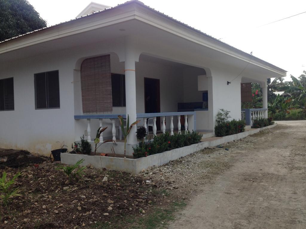 Mangoes Place Moalboal Exterior photo